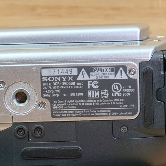 Sony Handycam DCR-DVD508 Mini DVD Hybrid Camcorder, Made in Japan - Picture 8 of 9